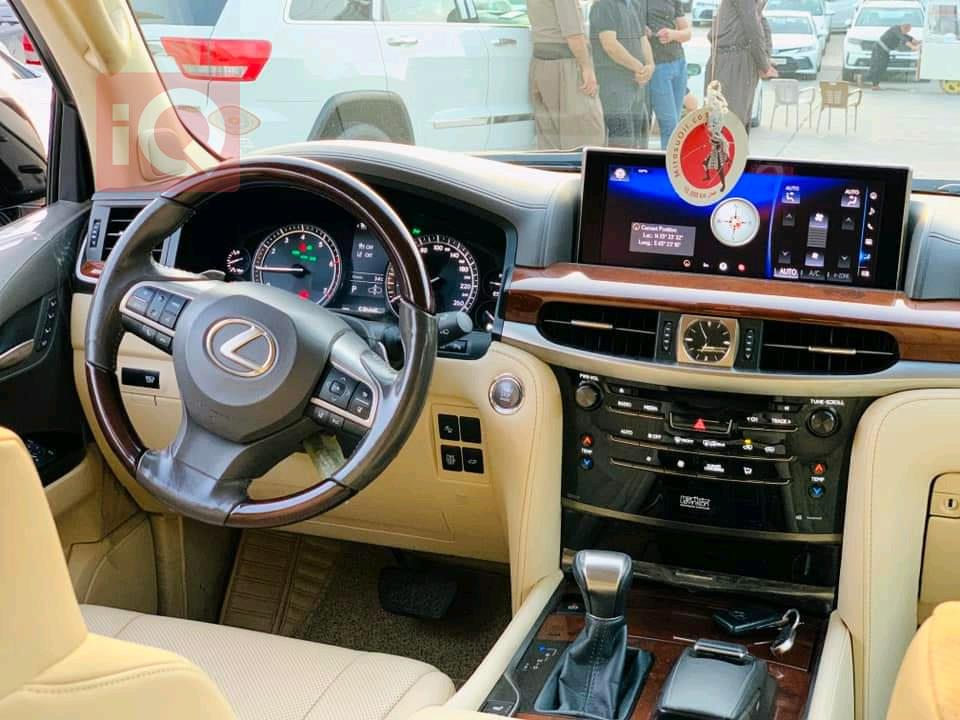 Lexus LX